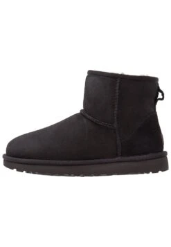 Ugg Classic Mini - Korte Laarzen - Black -Mode Schoenen 0150a9cbf5e04ace9e0d0db2677121fc