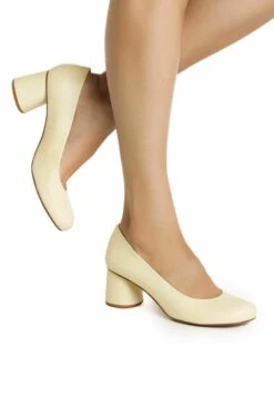 Medium Huria - Klassieke Pumps - Light Yellow
