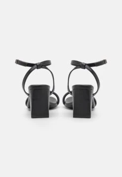 Raid Cossette - Sandalen - Black 11 Raid Cossette - Sandalen - Black -Mode Schoenen 11163b8364354f70ad0e81c049f443d1