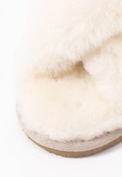 Shepherd Lovisa - Pantoffels - Creme 11 Shepherd Lovisa - Pantoffels - Creme -Mode Schoenen 25809d3cb3af42eba76c32862588d109