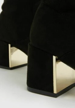 Wide Fit Metal Block- Korte Laarzen - Black -Mode Schoenen 2de9106bae884797aad33bb9b1c5aee1