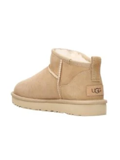 Ugg Classic Ultra Mini - Korte Laarzen - Sand 9 Ugg Classic Ultra Mini - Korte Laarzen - Sand -Mode Schoenen 351ead526521466aa551436db67932ee