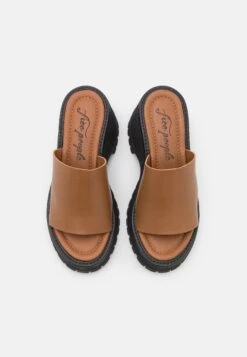 FREE PEOPLE Winona Wedge - Muiltjes Met Hak - Tan -Mode Schoenen 40bbc4d4de834b2f94aa383f9c6b7161