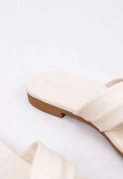 Vesper - Muiltjes - Beige -Mode Schoenen 54a5110d96b74f839fc81bac4be66f33