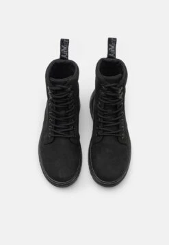 Dr. Martens Combs Unisex - Veterboots - Black 11 Dr. Martens Combs Unisex - Veterboots - Black -Mode Schoenen 59eb05c7a3a94f8d991b06a2a4db540a