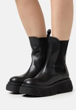 Calamai - Enkellaarsjes Met Plateauzool - Nero