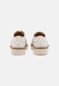 Clarks Baille Brogue - Veterschoenen - White -Mode Schoenen 5fa52d2974434dcc86815327837d99ed