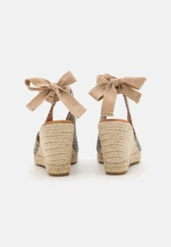 Billi Bi Sandalen Met Sleehak - Multi Taupe -Mode Schoenen 63765ac2124744999f319bc7fe8bab8d