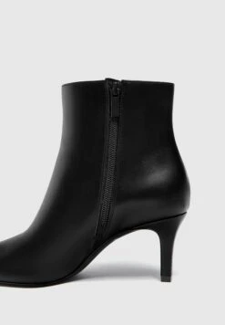 PULL & BEAR With Pointed Toe - Korte Laarzen - Black 12 PULL & BEAR With Pointed Toe - Korte Laarzen - Black -Mode Schoenen 66e888cc299d49a2b22a494c02c00f50