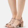 Marco Tozzi Sandalen - Nude Comb 2 Marco Tozzi Sandalen - Nude Comb -Mode Schoenen 693d1738f07e49ae9825de8d109672bb