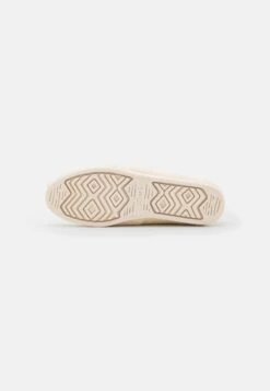 Toms Alpargata Vegan - Instappers - Natural 12 Toms Alpargata Vegan - Instappers - Natural -Mode Schoenen 6a0591c5815d4779b33960922e5f9858