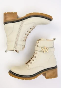 Roxanne - Veterboots - White -Mode Schoenen 71b84360c4804cadb05fe351764ad9f5