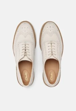 Clarks Baille Brogue - Veterschoenen - White -Mode Schoenen 75796065a98e4d9186c938d321e69e65