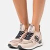 DKNY Sabatini Lace Up - Sneakers Laag - Gold Sand -Mode Schoenen 7594f8263f164d988612672c7ee2034a