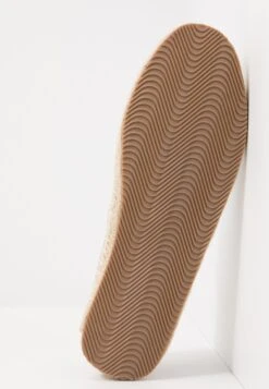 Pier One Rena Espadrille Unisex - Espadrilles - White/Blue -Mode Schoenen 783aaa02540843288d52301a1f116eed