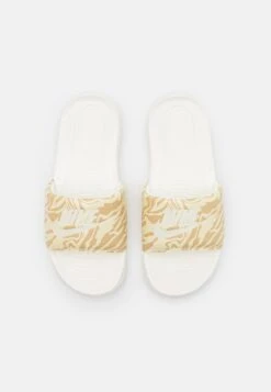 Nike Sportswear Victori One Slide - Muiltjes - Sail/Coconut Milk/Sesame -Mode Schoenen 79d620765e154ba0b9c785512d63dbdf