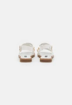 Marks & Spencer Wide Fit Studded - Sandalen - White -Mode Schoenen 8218e1e3ffeb44e5942fb023b31d9c0e