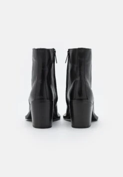 Nola Inside Zip - Korte Laarzen - Black -Mode Schoenen 882c0839a5ef45528afc316d3a7a59b2