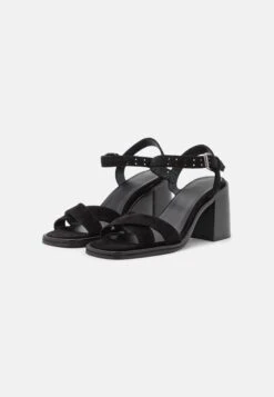 THE KOOPLES Chaussures - Sandalen Met Hoge Hak - Black -Mode Schoenen 8b4fdbe7d1914228ba371bb8c945ebc9