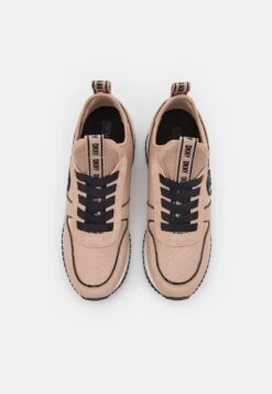 DKNY Sabatini Lace Up - Sneakers Laag - Gold Sand -Mode Schoenen 93f1e547255148fc9355eb9de600aed5