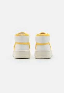 COPENHAGEN Cph196- Sneakers Hoog - White/Yellow -Mode Schoenen 9811292a67944c7cb75f97decaa8a412