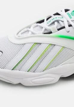 Adidas Originals Oztral Unisex - Sneakers Laag - Footwear White/Core White/Green -Mode Schoenen 99c44048a3494c7288f5f2ce5d6467ae