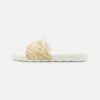 Nike Sportswear Victori One Slide - Muiltjes - Sail/Coconut Milk/Sesame 2 Nike Sportswear Victori One Slide - Muiltjes - Sail/Coconut Milk/Sesame -Mode Schoenen 9ed6eb4fbfed42aaa825e42edd4a848e