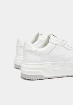 PULL & BEAR Mit Dicker - Sneakers Laag - White -Mode Schoenen 9ff67ede59f6495ba0e11342ccad6a59