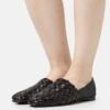Castañer Gigi- Instappers - Black 1 Castañer Gigi- Instappers - Black -Mode Schoenen a5ca7b58f2734f5281852fb156be7422