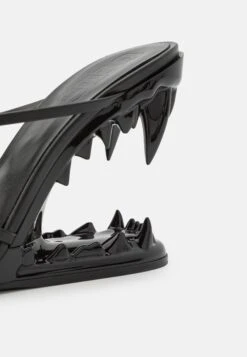 GCDS Morso Thong- Teensandalen - Black 13 GCDS Morso Thong- Teensandalen - Black -Mode Schoenen a9b19ea66b574fa9bf4d62b1202c8f2f