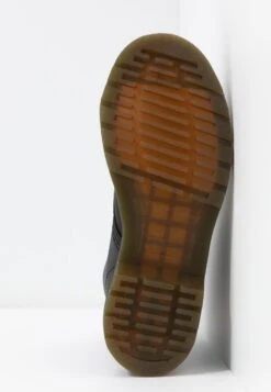 Dr. Martens 1460 Vonda Mono - Veterboots - Black 18 Dr. Martens 1460 Vonda Mono - Veterboots - Black -Mode Schoenen b0d390b9af304cd8857bd9aa9263aa76