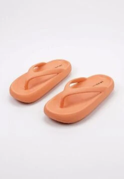 Matemwe - Badslippers - Orange -Mode Schoenen b608d05c9dc543f0bb23f0441a53e9ba