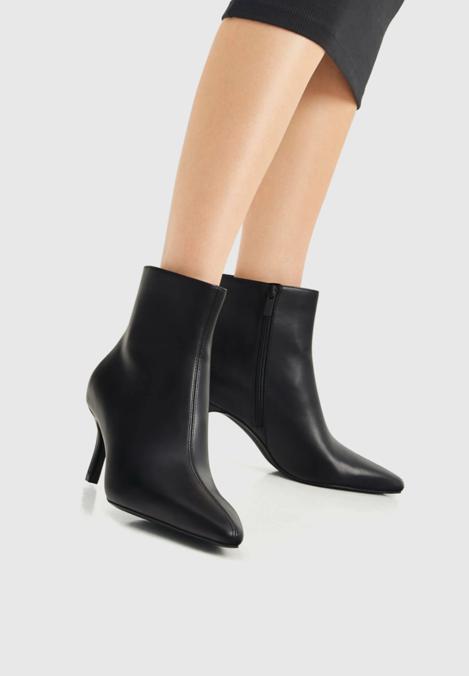 PULL & BEAR With Pointed Toe - Korte Laarzen - Black 3 PULL & BEAR With Pointed Toe - Korte Laarzen - Black