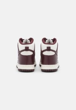 Nike Sportswear Dunk- Sneakers Hoog - Burgundy Crush/Sail -Mode Schoenen c0bcf23444524251b3fd5264e2c51236