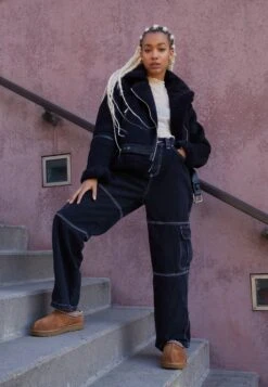 Mode Schoenen 129 Ugg Tasman - Pantoffels - Chestnut