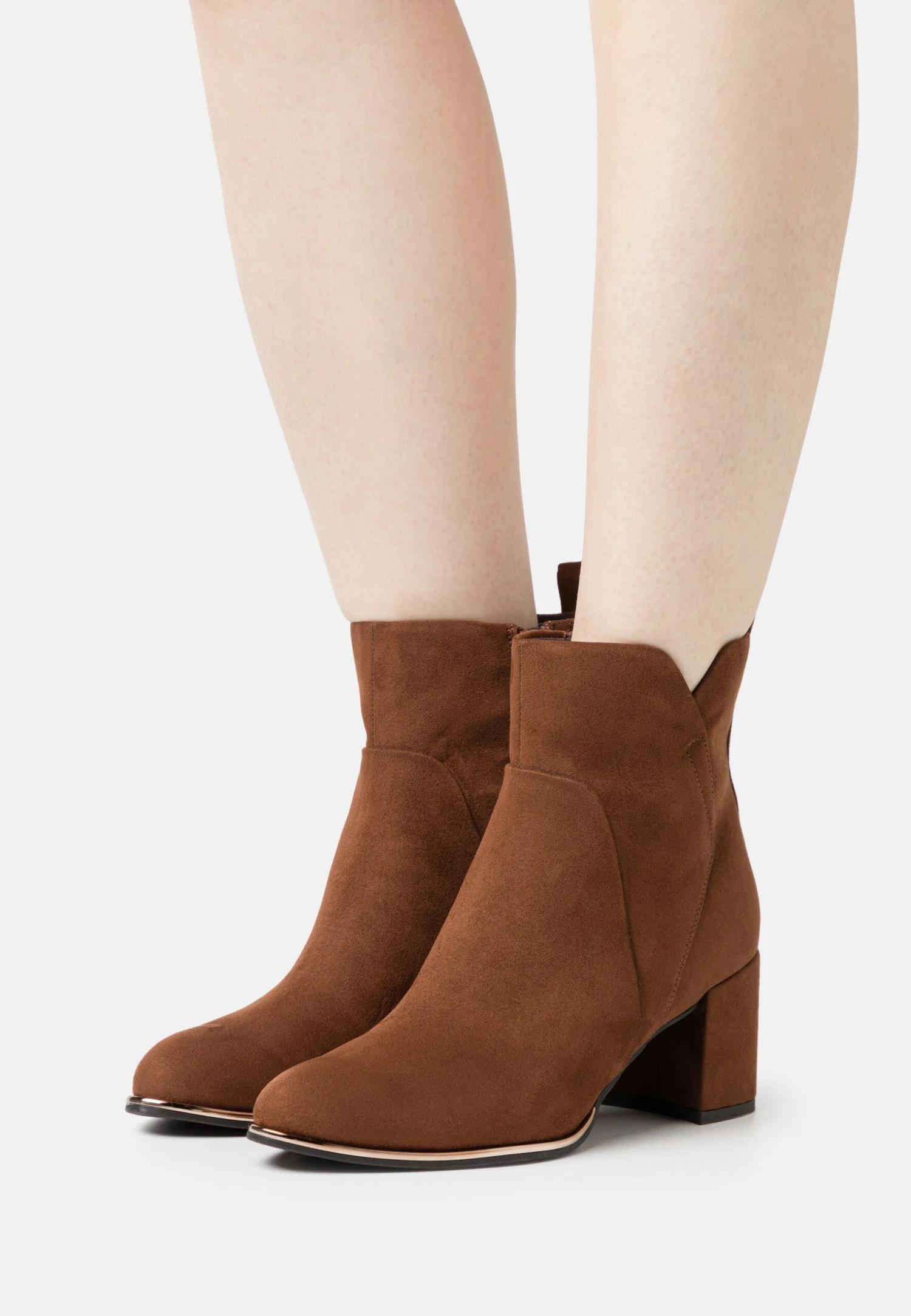 Marco Tozzi Korte Laarzen - Cognac 2 Marco Tozzi Korte Laarzen - Cognac