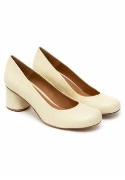 Medium Huria - Klassieke Pumps - Light Yellow -Mode Schoenen ca8c6ff9d9c04af39f1456e1743fda9e