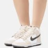 Nike Sportswear Nike Dunk - Sneakers Hoog - Beige/White -Mode Schoenen e14b9f88b3ec4d27b3f17757fce5dccc