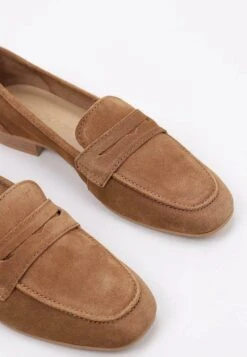 Ostuni - Instappers - Camel -Mode Schoenen e1f241e6c2d54f83967835d23965404f