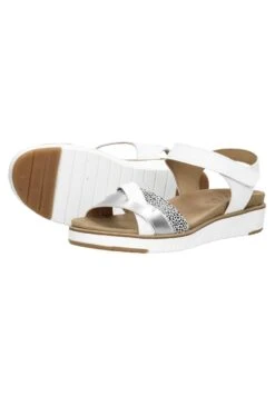Romi- Sandalen Met Sleehak - Wit -Mode Schoenen e4226e658a3149e4ad5513d4e15af209