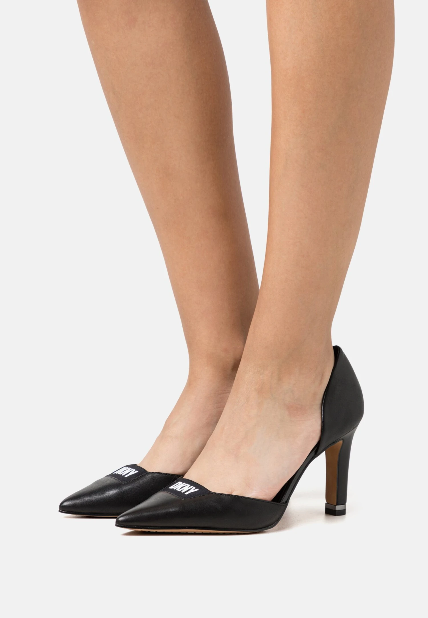 DKNY Carlene- Hoge Hakken - Black 3 DKNY Carlene- Hoge Hakken - Black