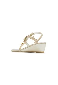 Sandalen Met Sleehak - Gold -Mode Schoenen fa045947736e484b91bc13bc1e02a66f